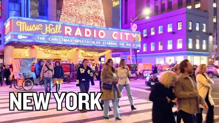 4K NEW YORK CITY Christmas Walk 🎄🎁🗽 Holidays in Manhattan!